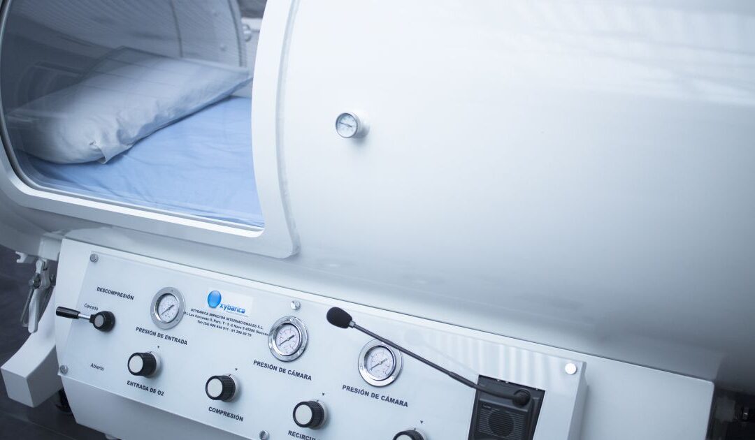 A state-of-the-art hyperbaric oxygen chamber used for oxygen therapy, designed to enhance healing, recovery, and overall wellness.